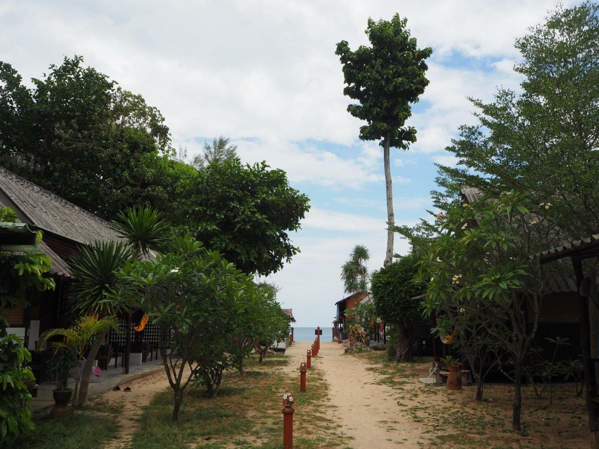 Bluesky Beach Bungalows Ко-Ланта Экстерьер фото