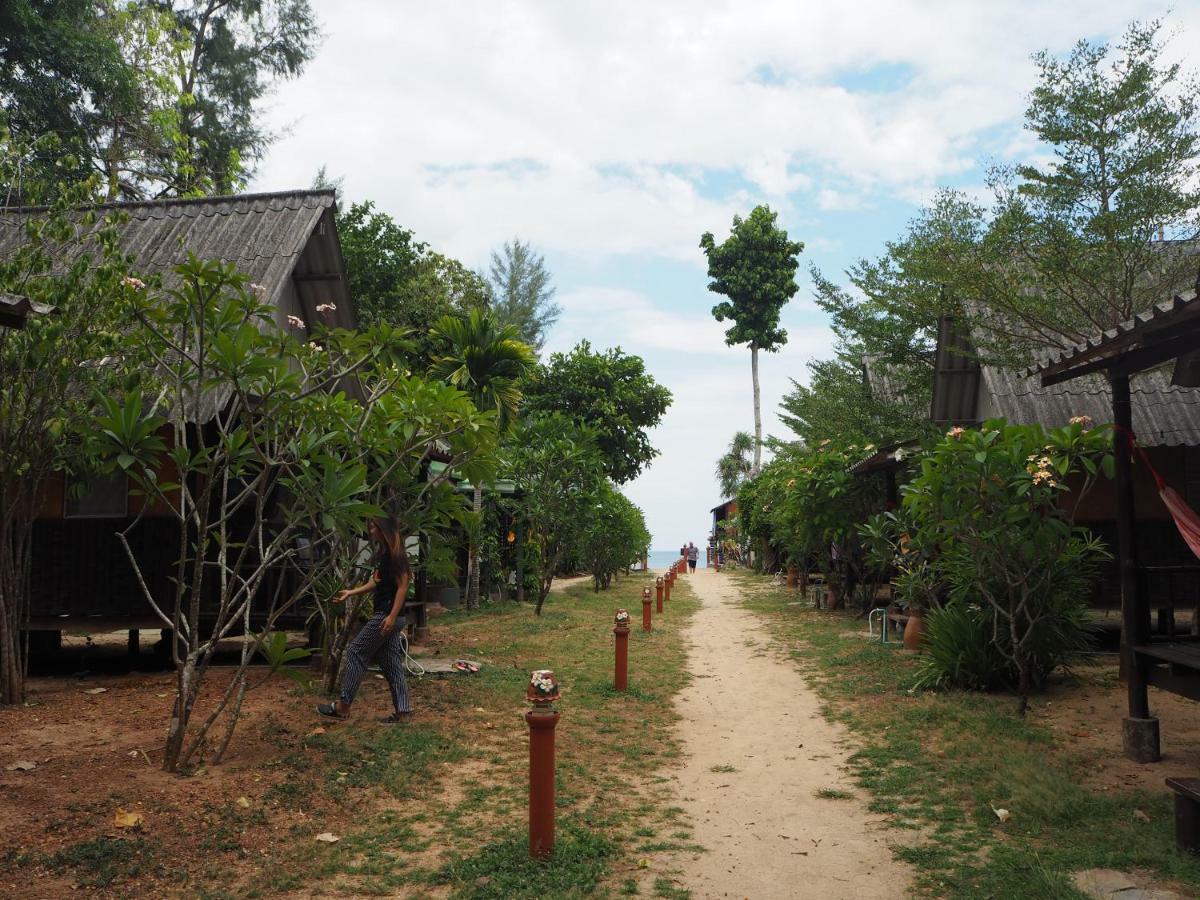 Bluesky Beach Bungalows Ко-Ланта Экстерьер фото